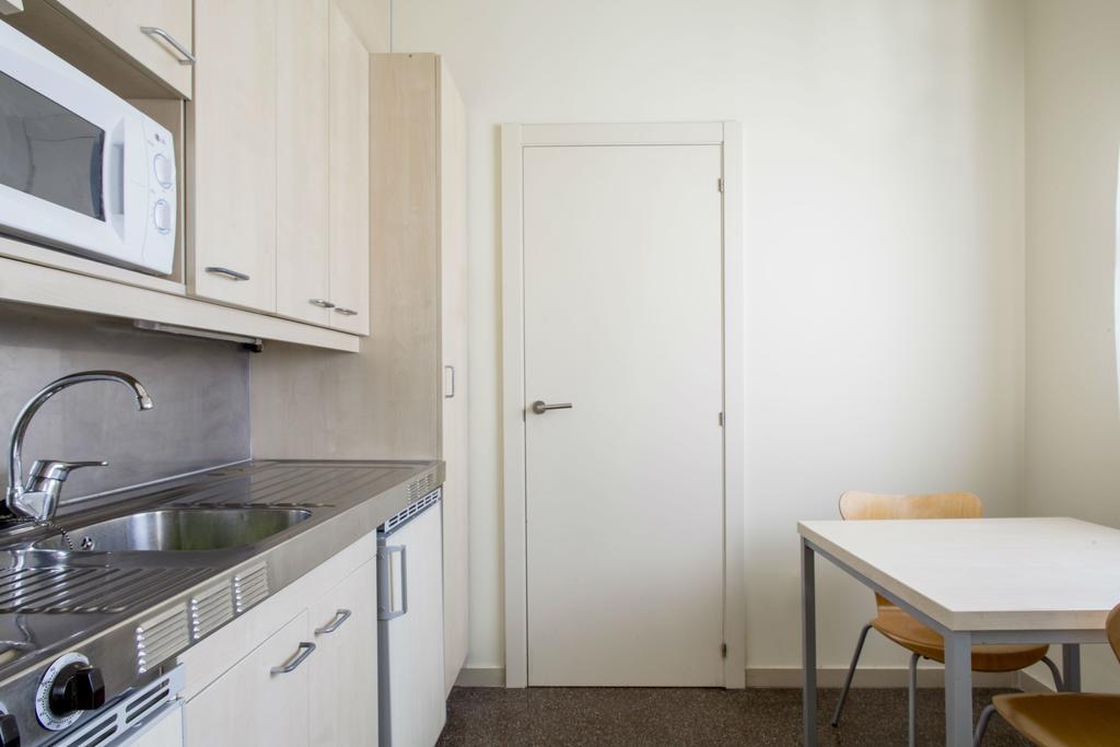 Residencia Universitaria Resa Los Abedules Pamplona Bagian luar foto