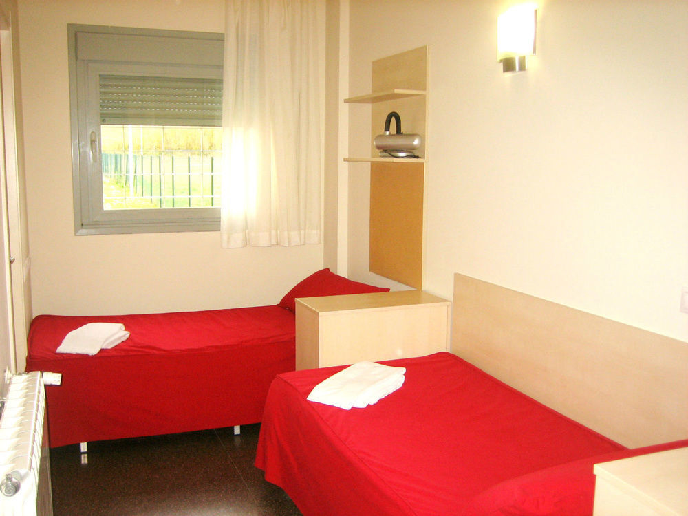 Residencia Universitaria Resa Los Abedules Pamplona Bagian luar foto